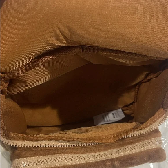 The Monsters fuzzy backpack - Picture 5 of 8